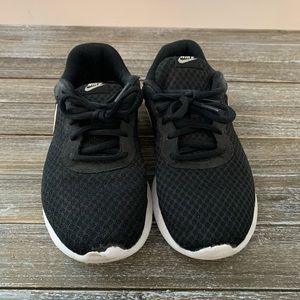 Kids Nike Tanjun Black 4.5 Youth